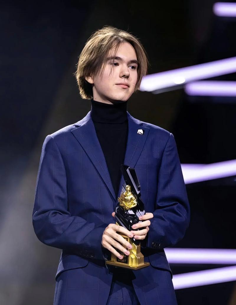 DK和NS回应Ghost转会争议：因年薪问题引起争论