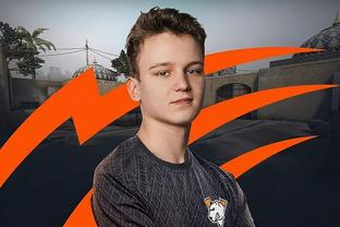 Royal Never Give Up 教练：亚索是Breathe的自信之选，阵容也是适合亚索的