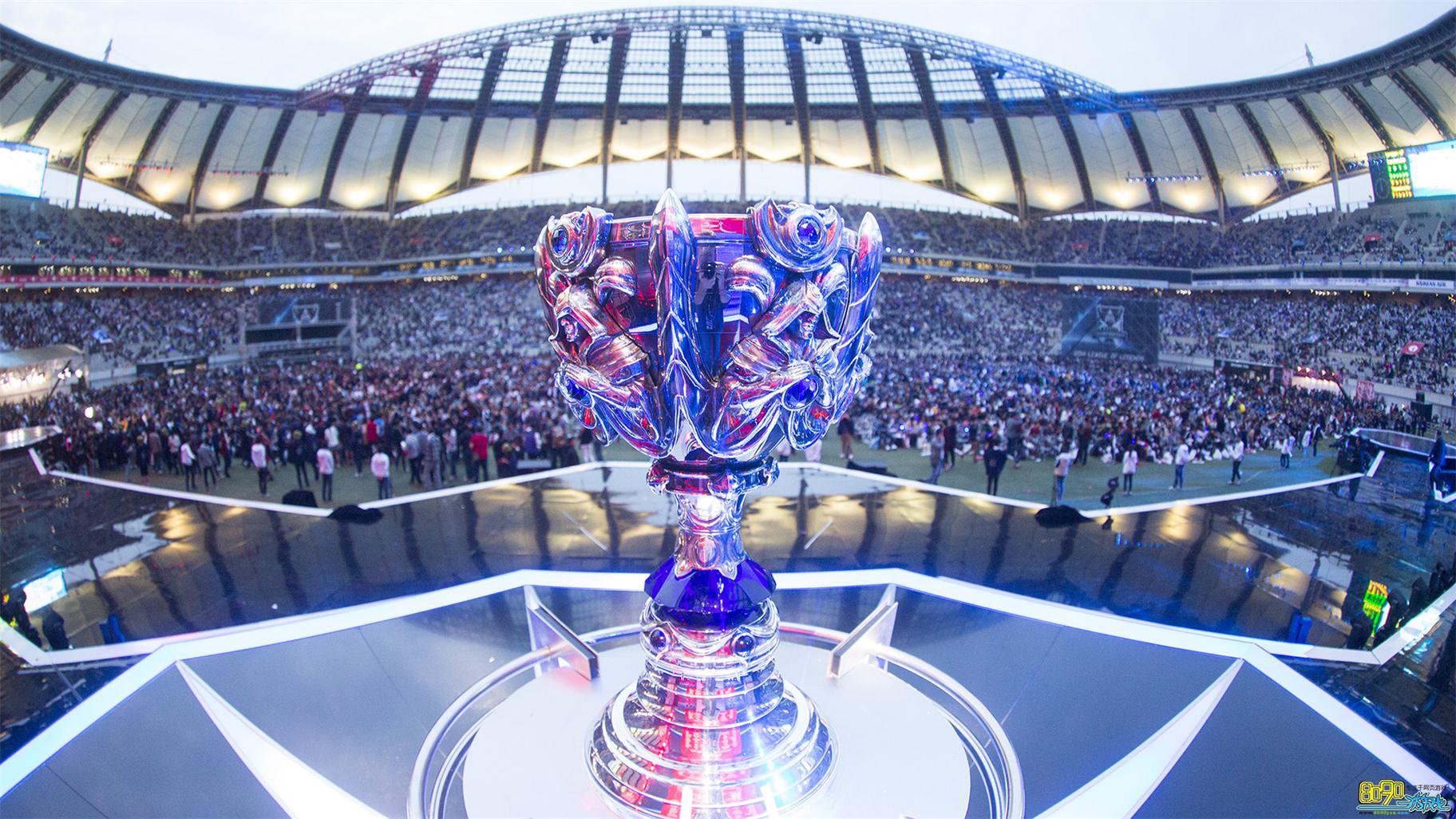 胡拉让我笑！ Oh My God 状态低迷，Xiaohu Victor不断送出免费通行证，但这并没有阻止 Weibo Gaming 获得比赛点