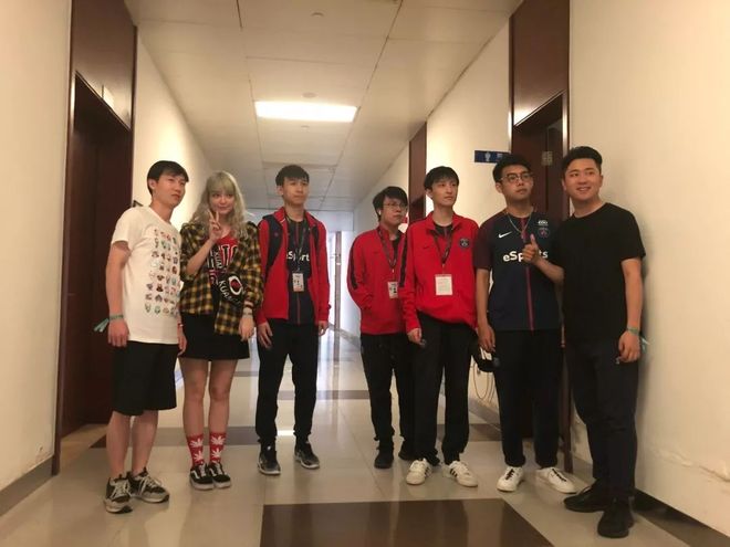 【lpl战报】JDG 2-0 TT：Yagao招牌佐伊轻取TT JDG成功晋级季后赛